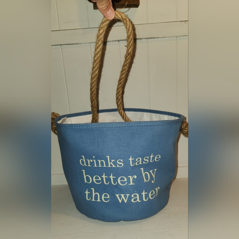 NWOT Mud Pie Insulated Cooler Bag "Drinks Taste Better By the Water" Cute Gift